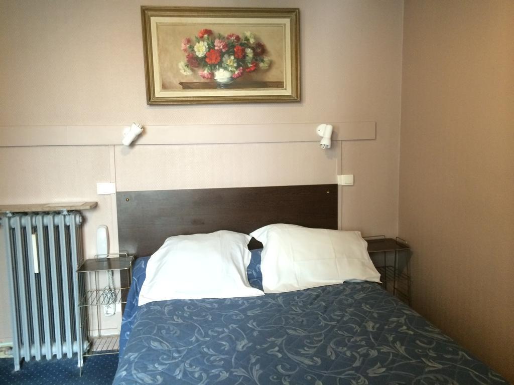 Hotel Stanislas Sans Ascenseur Paris Room photo